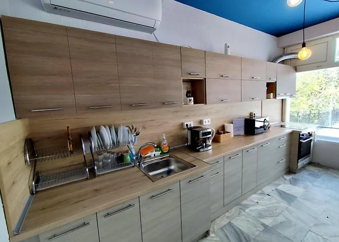 Хостел спортна база ветрен *